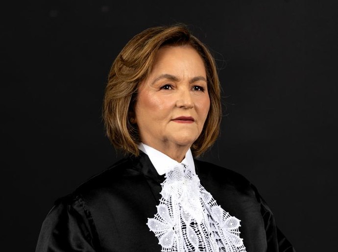 Ministra Marluce Caldas é homenageada com nome em comenda pela ABMCJ-AL