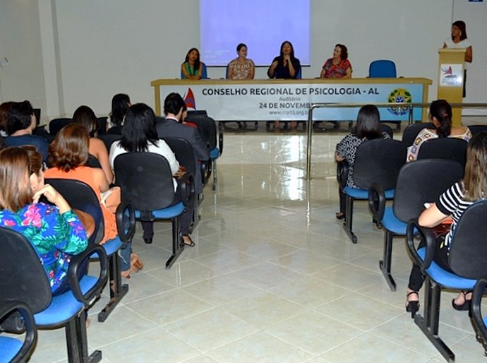 Seminário discute políticas públicas para vítimas de violência