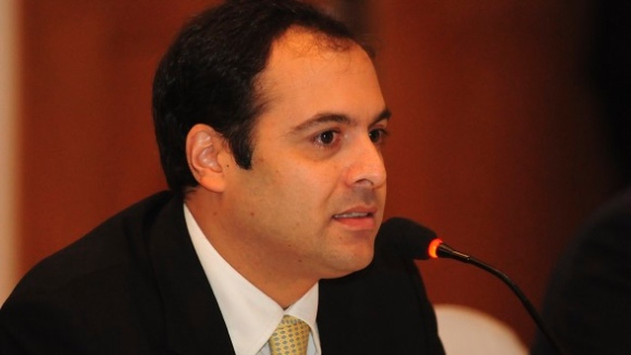 Governador de Pernambuco conhece presídios de segurança máxima de AL