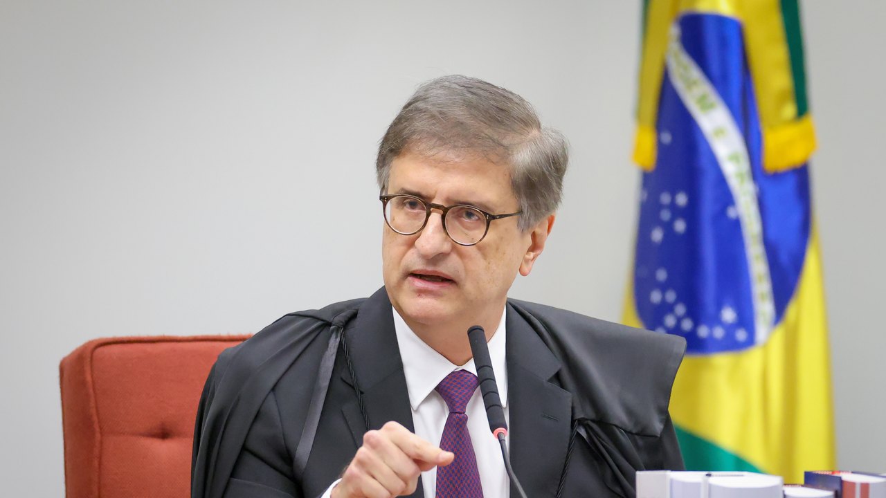 PGR não vê abuso de André Mendonça em investigação contra Moraes