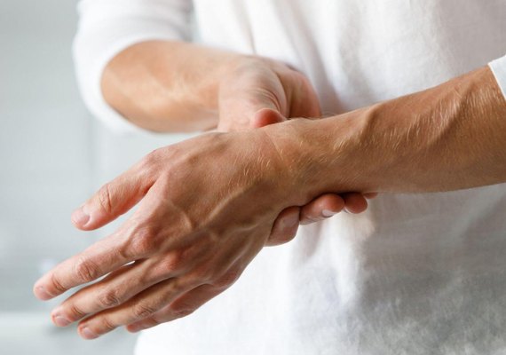 Reumatologistas orientam sobre doenças reumáticas na Orla da Ponta Verde, 1º de setembro