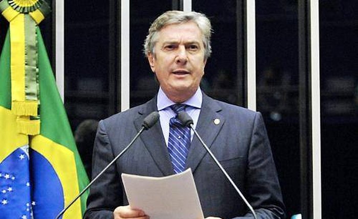 Collor refuta golpe e critica reação do Brasil a impeachment de Lugo