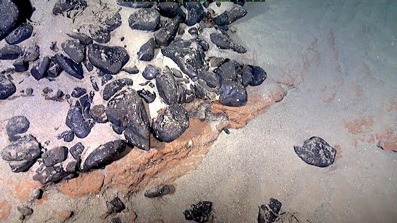 Brasil luta por ilha submersa do tamanho da Espanha rica em terras raras
