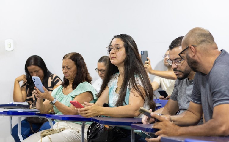 Caravana Alagoas Conectada orienta gestores e ressalta uso da tecnologia nas escolas estaduais