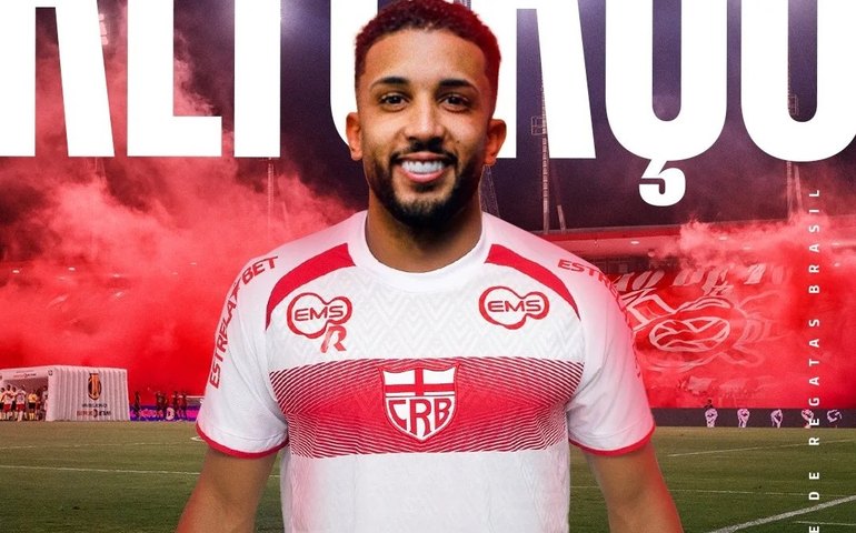 CRB anuncia acerto com lateral que jogou pelo Flamengo e tem passagens pela Seleção Brasileira