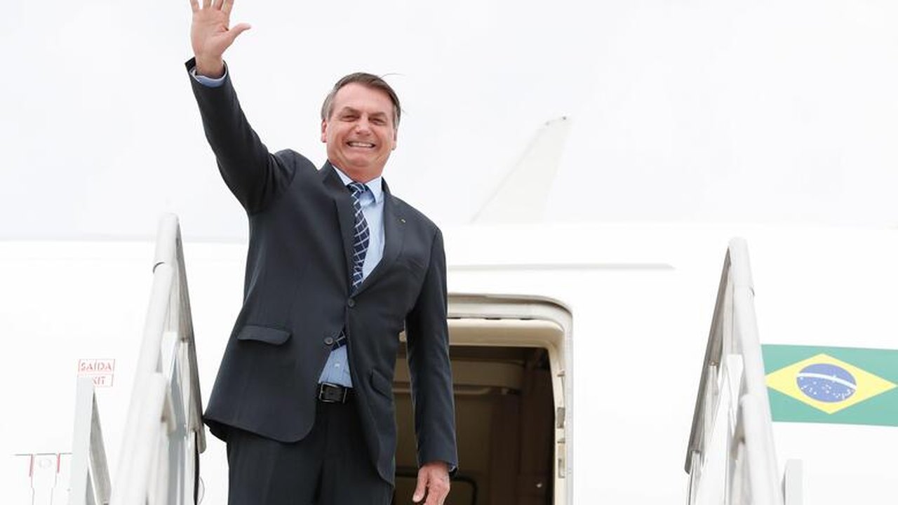 Bolsonaro vai aos EUA para não passar faixa, em resort onde Trump tem casa