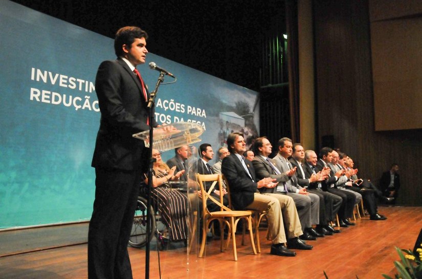 Rui Palmeira participa de solenidade com presidente Temer em Maceió