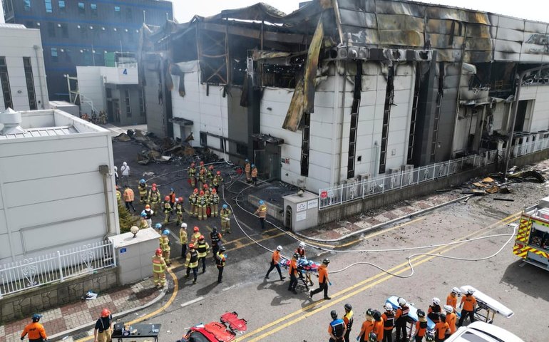 Incêndio atinge fábrica de baterias de lítio na Coreia do Sul; resgate busca por 19 desaparecidos