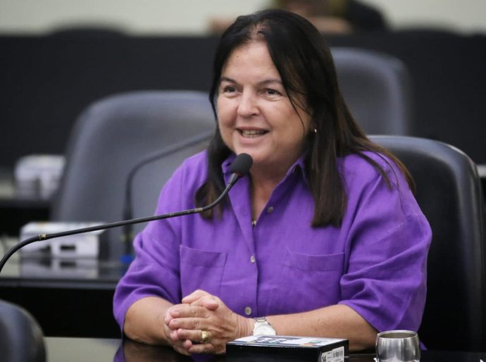 Aprovado projeto de lei de Fátima Canuto que institui Política Estadual de Apoio às Marisqueiras