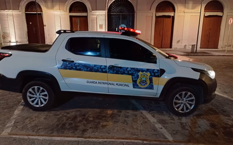 Guarda Patrimonial Municipal impede furto e recupera objetos de loja do Centro Histórico de Penedo