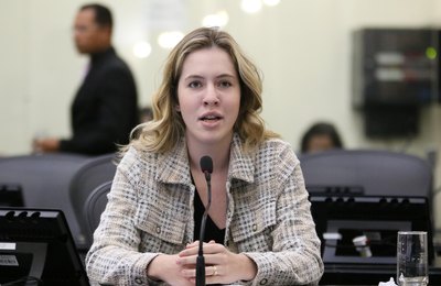 “Conquista da advocacia”, diz Cibele Moura sobre Lei que facilita cobrança de honorários advocatícios