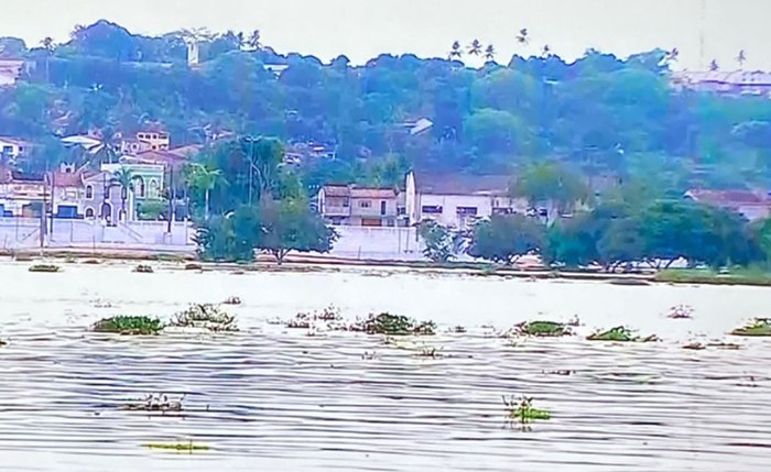 Rio São Francisco em situação de cheia nesta segunda-feira Rio São Francisco em situação de cheia nesta segunda-feira