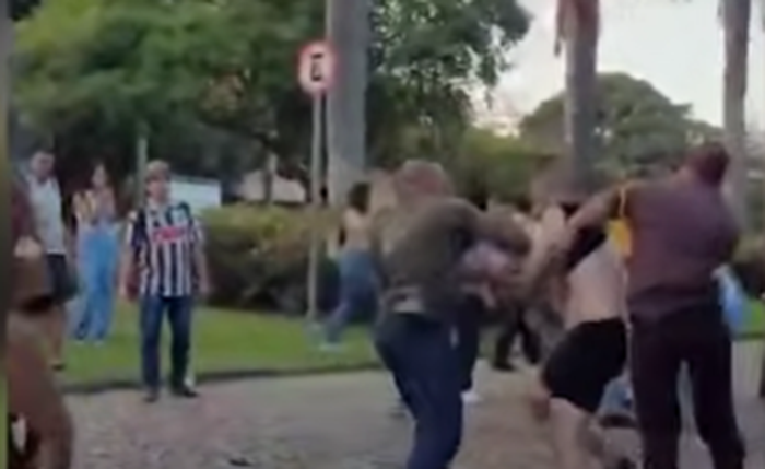 Pré-candidatos bolsonaristas se envolvem em confronto com estudantes na UFMG