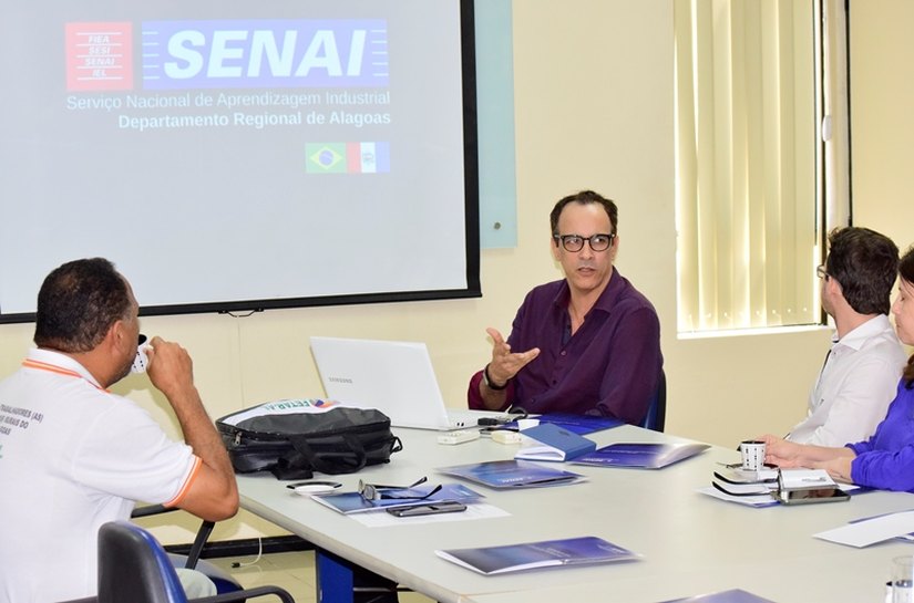 Senai Alagoas apresenta seu potencial educacional e tecnológico a Conselho