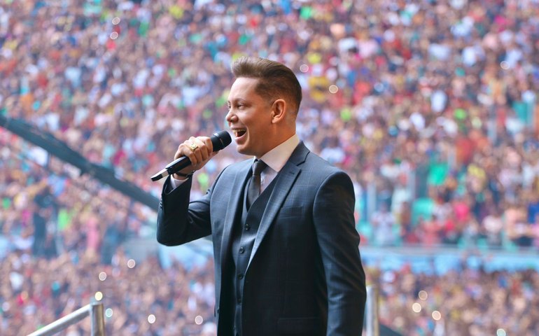 Arrastando multidões, Bispo Bruno Leonardo promove grande culto em Maceió