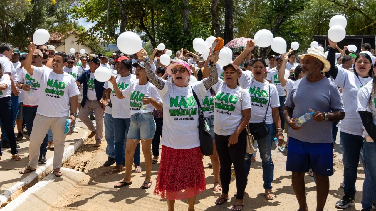 Agricultores protestam contra a demarcação em Palmeira dos Índios