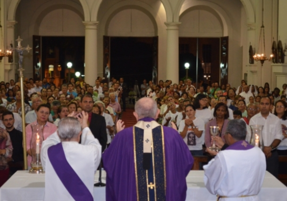 Missas e procissões celebram a Semana Santa em Maceió