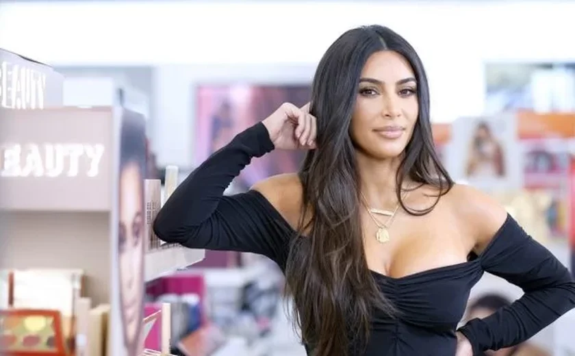 Kim Kardashian condena antissemitismo de Kanye West: “Não é perdoável”