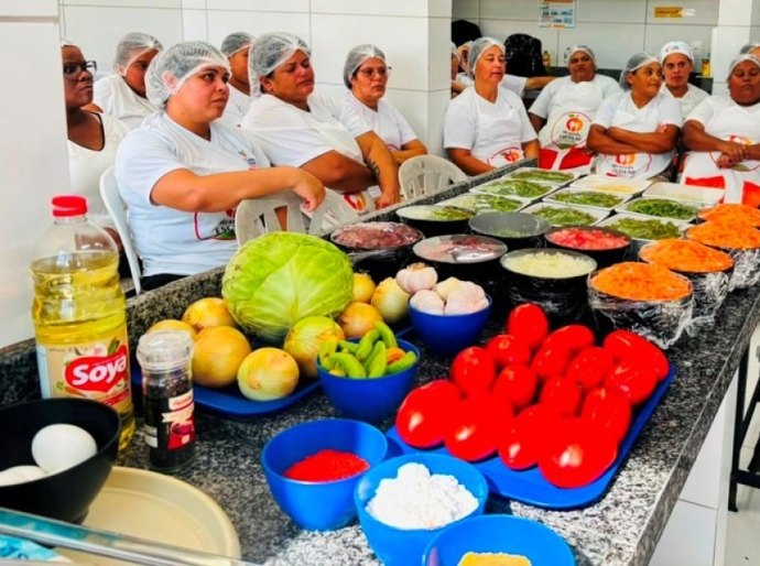 Secretaria de Educação de Campo Alegre oferta capacitação para as merendeiras em parceria com o Sebrae e o Senac
