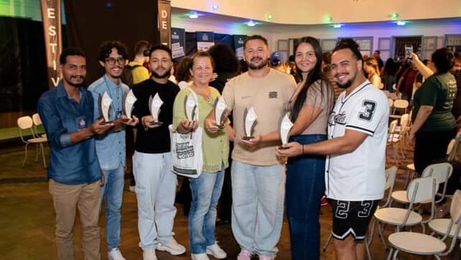 Grupo teatral Camboio de Doido, de Taquarana, é destaque nacional após receber prêmios em festivais