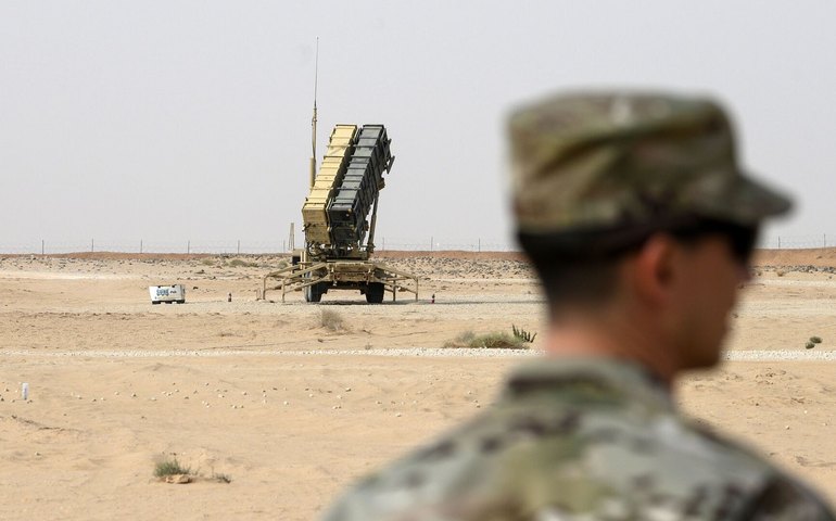 Estoques de projéteis dos EUA e de Israel podem se esgotar em poucos dias, aponta agência