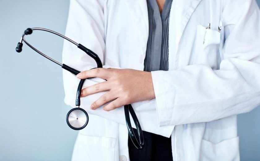 Penedo recebe novos médicos para atender famílias em postos de saúde