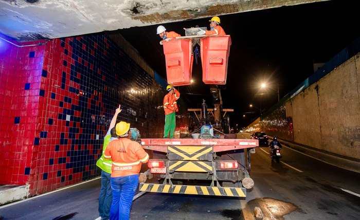 Obras no viaduto da Avenida Leste Oeste