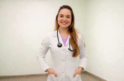 Médica do Hospital Dr. Ib Gatto Falcão destaca que diagnóstico precoce do câncer colorretal aumenta chances de cura