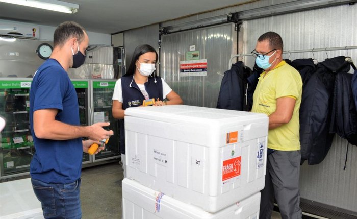Chegam ao estado  40.720 doses do imunizante CoronaVac e mais 25.740 da vacina Pfizer