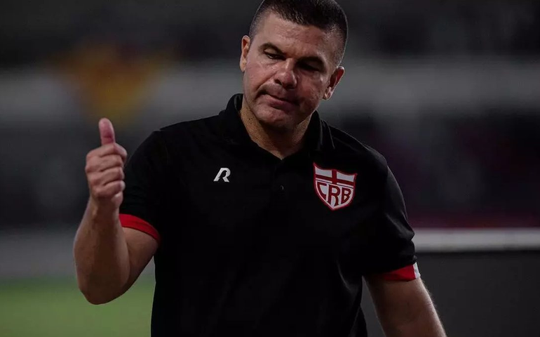CRB anuncia retorno de Umberto Louzer para o comando técnico do time em 2025