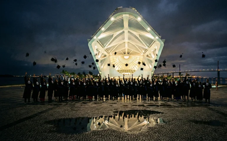 Formatura celebra alunos da Escola Fundação Roberto Marinho no Museu do Amanhã
