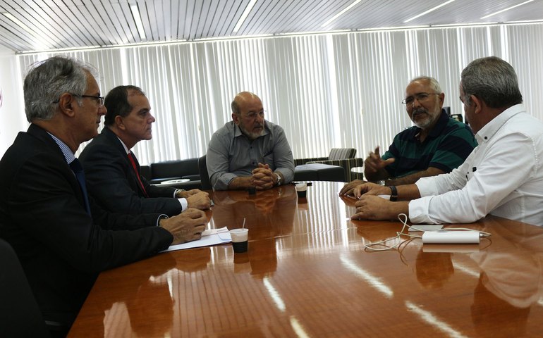 Lyra recebe prefeito eleito de Delmiro e garante parcerias com ações nas áreas técnica e educacional