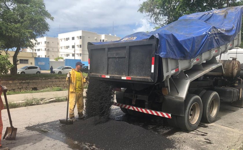 Chuvas: Maceió mantém serviço diário de manutenção de vias