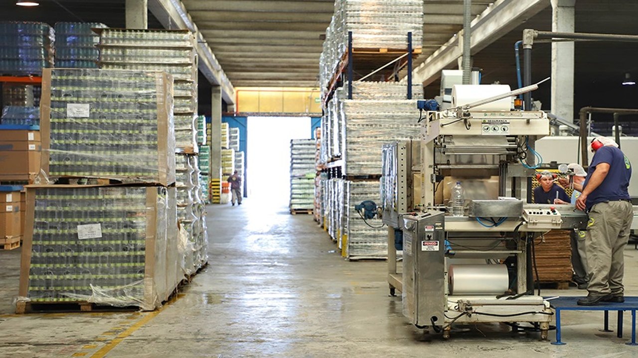 Volume de serviços prestados sobe 0,9% em maio ante abril, afirma IBGE