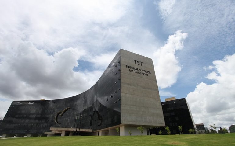 TST começa a julgar aplicação temporal da reforma trabalhista
