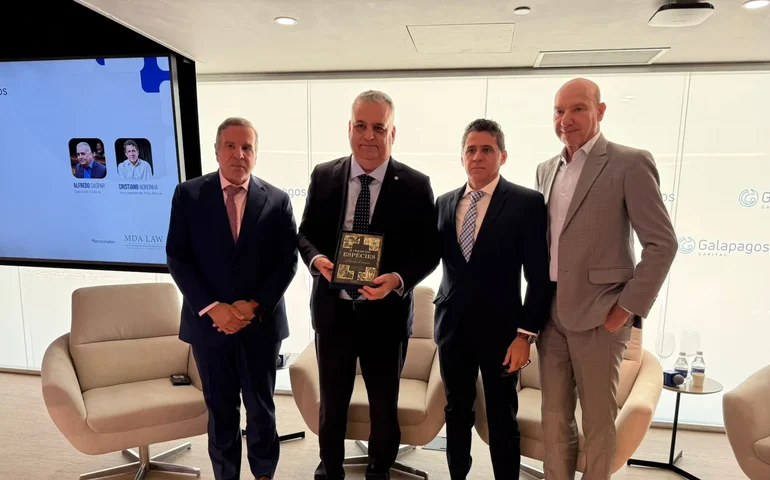 Alfredo Gaspar palestra em evento da Arko Advice, critica tolerância à corrupção e destaca avanços da CPMI do INSS