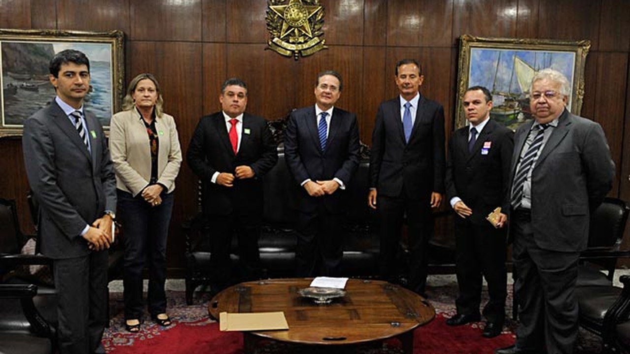 Renan garante apoio à saúde de Palmeira dos Índios