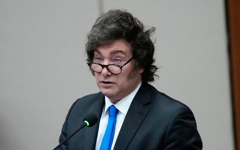 Especialista: Milei 'ameaça o desenvolvimento argentino' seguindo Trump cegamente em relação à China