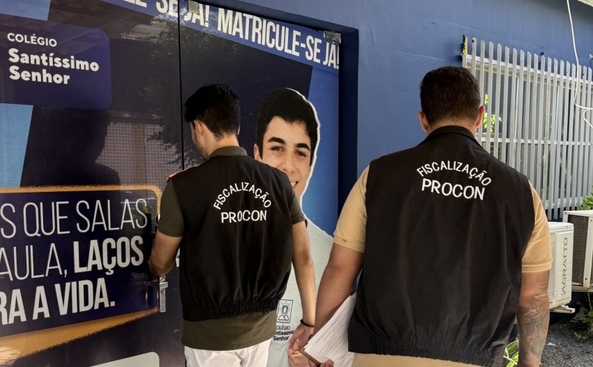 Procon Maceió fiscaliza escolas particulares para coibir cobranças indevidas de materiais escolares