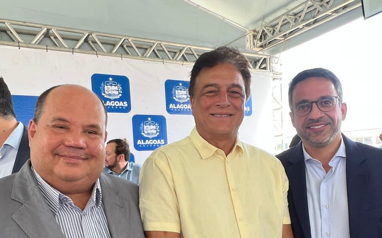 Deputado Galba Novaes prestigia inauguração do primeiro Ambulatório de Oftalmologia do estado