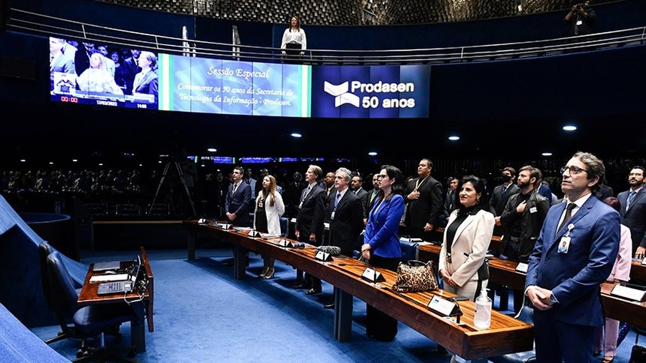 Sessão Especial homenageia 50 anos do Prodasen