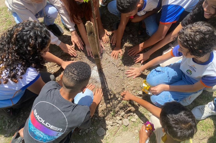 Alurb leva Projeto Arborizar é Massa para alunos de escola do Salvador Lyra