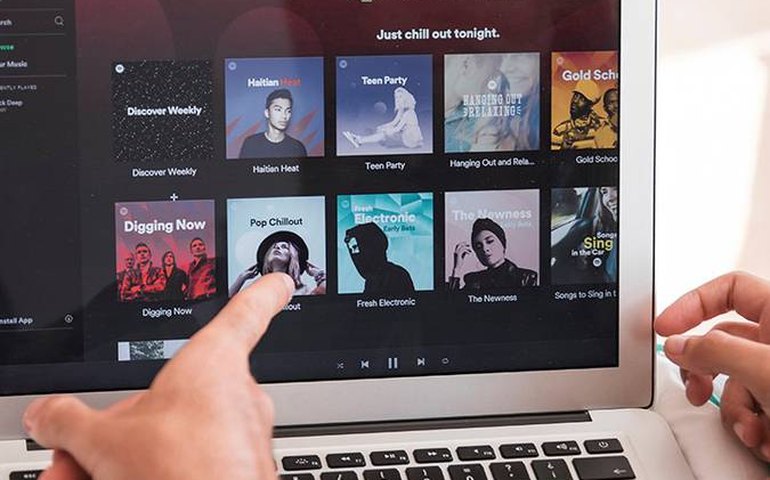 Jesuíta Barbosa viverá Ney Matogrosso em filme sobre vida do cantor