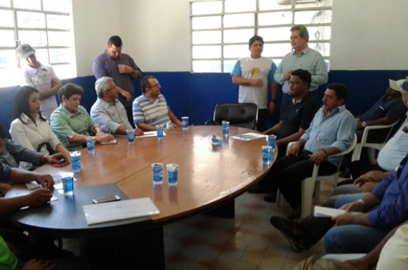 Seagri discute produção de leite com Cooperativa e prefeitos eleitos
