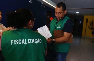 Alurb fiscaliza comércios e orienta sobre destinação correta do lixo