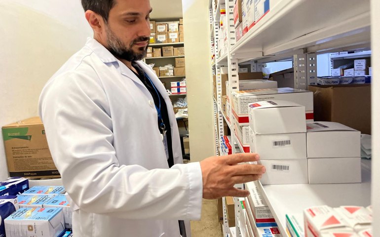 Confraternizações de fim de ano exigem atenção ao consumo de álcool e ao uso de medicamentos