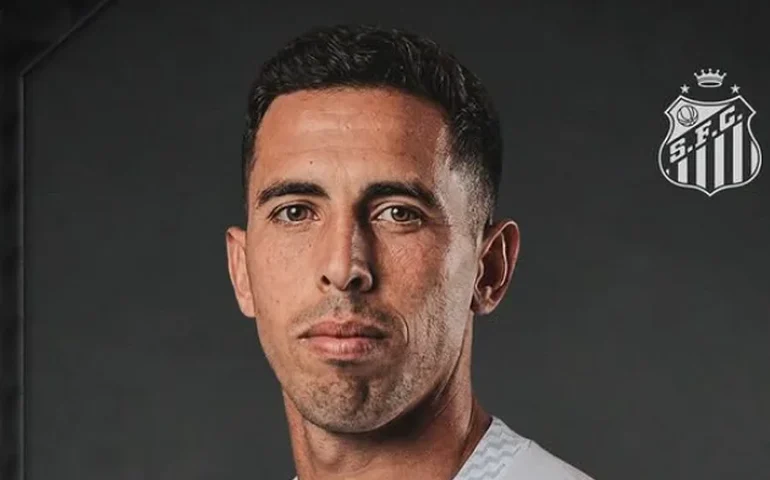 Oliva é apresentado no Santos e afirma estar pronto para maior desafio da carreira
