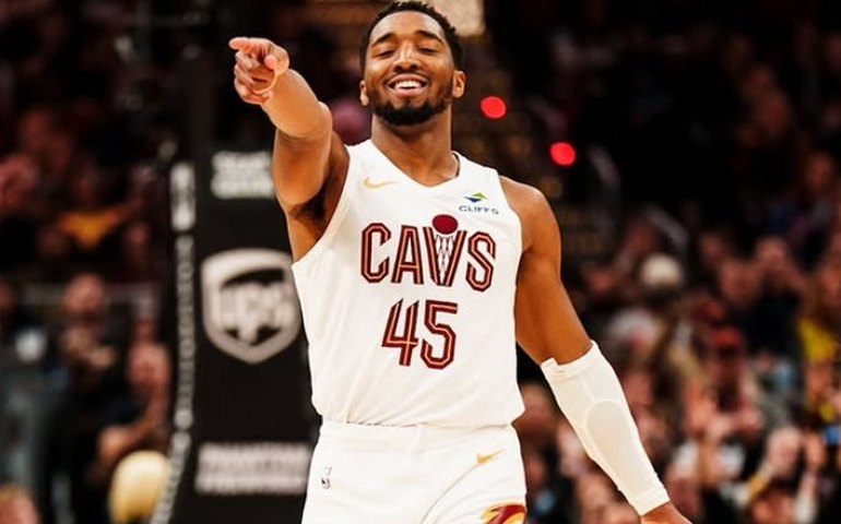 Cleveland vê astros brilharem e chega à 60ª vitória na temporada regular da NBA pela 3ª vez