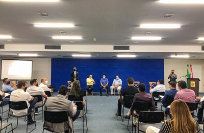 Prefeitos do Sertão e Agreste participam da 1ª reunião do colegiado do Conselho de Saneamento Básico