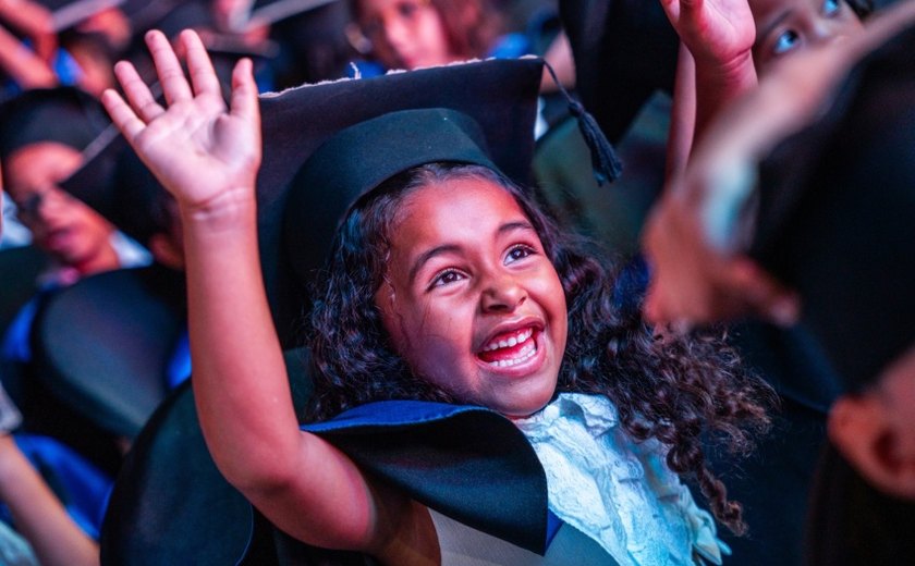 Formatura do ABC é marcada pela emoção de crianças e famílias